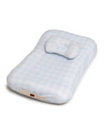 Nido ergonómico para bebé vichy celeste con almohadita y manija-002